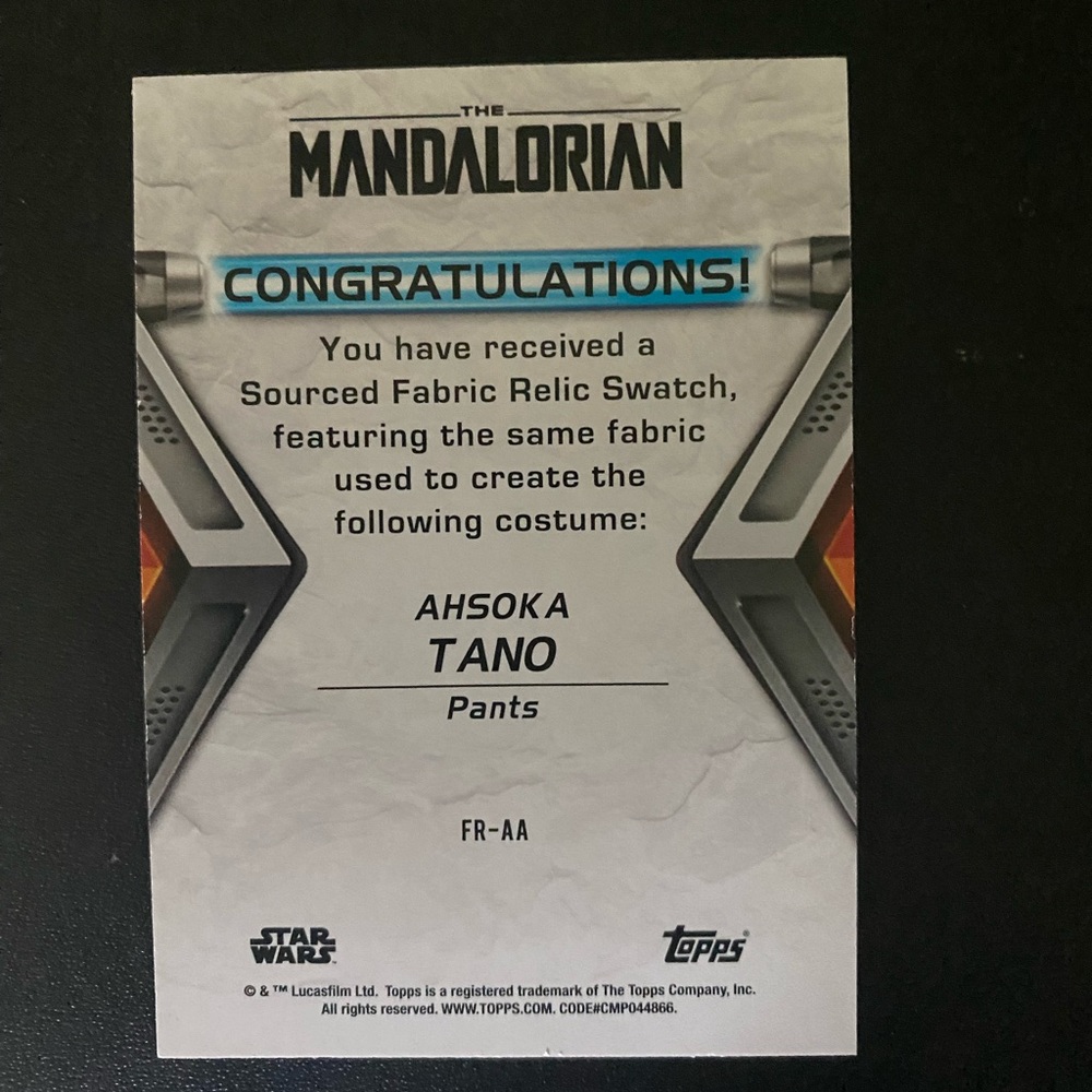 Topps 2021 Mandalorian Series 2 Fabric Relic 8/25 FR-AA - Picture 2 of 5